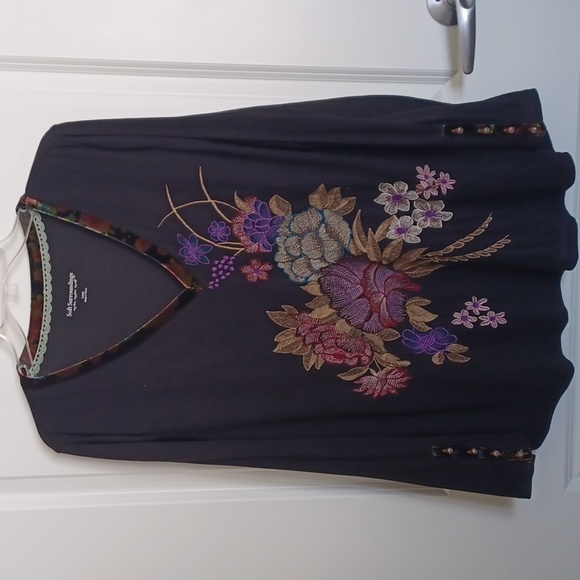 Soft Surroundings Tops - Soft Surrounding Black Knit Embroidered Long Sleeve V-Neck Top ** Sz L
